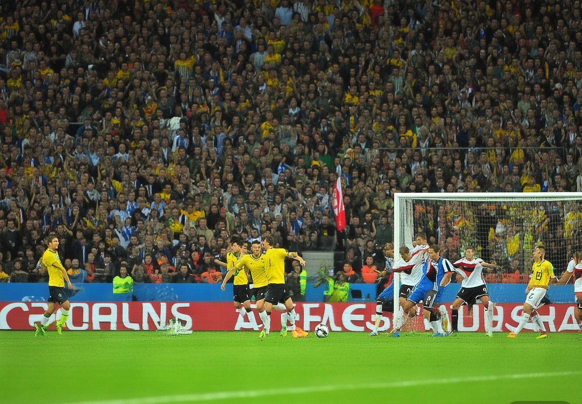 巴西德国巅峰对决：经典赛事回顾与战术解析(图1)